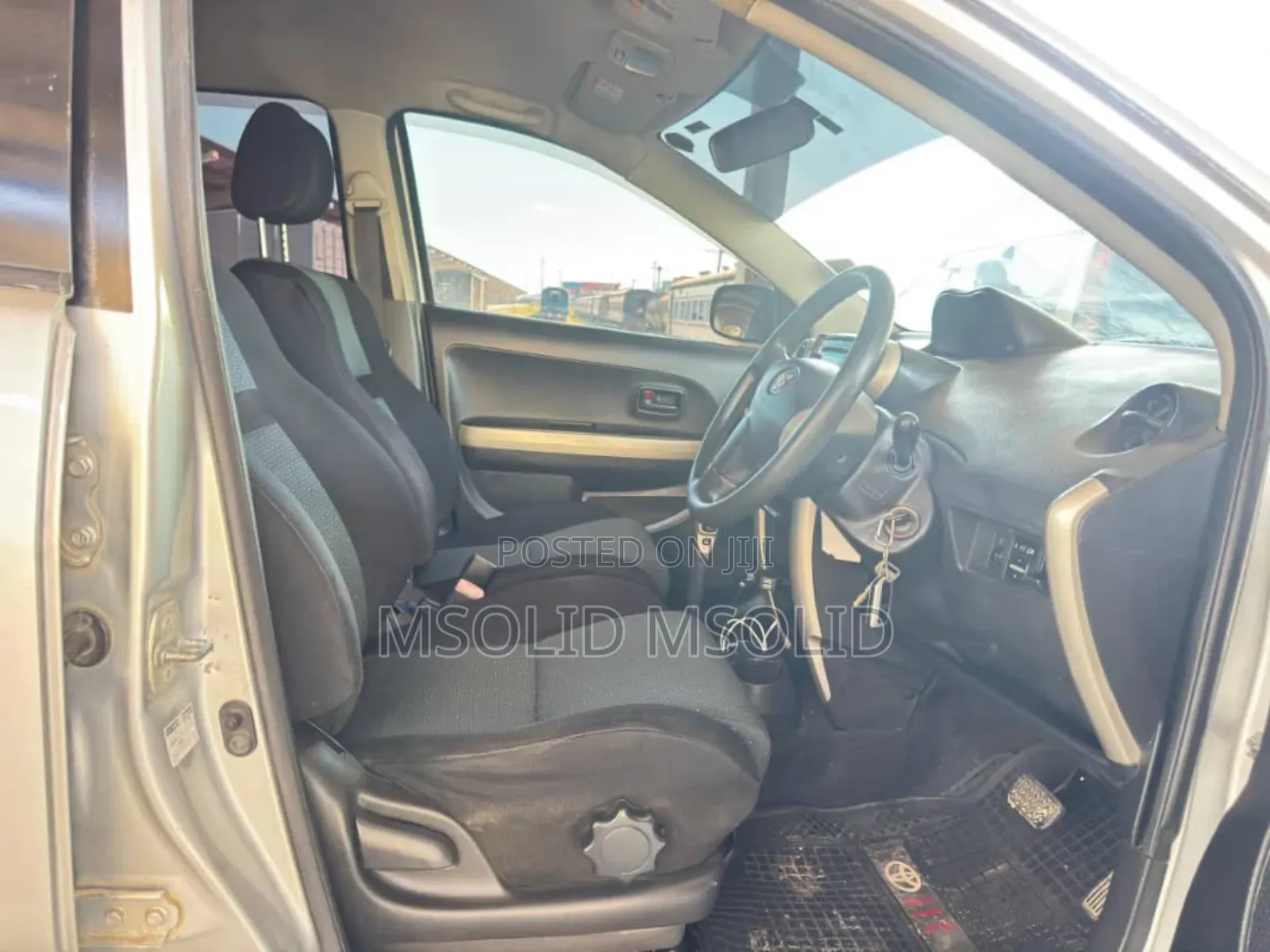 Toyota IST 2007 Silver