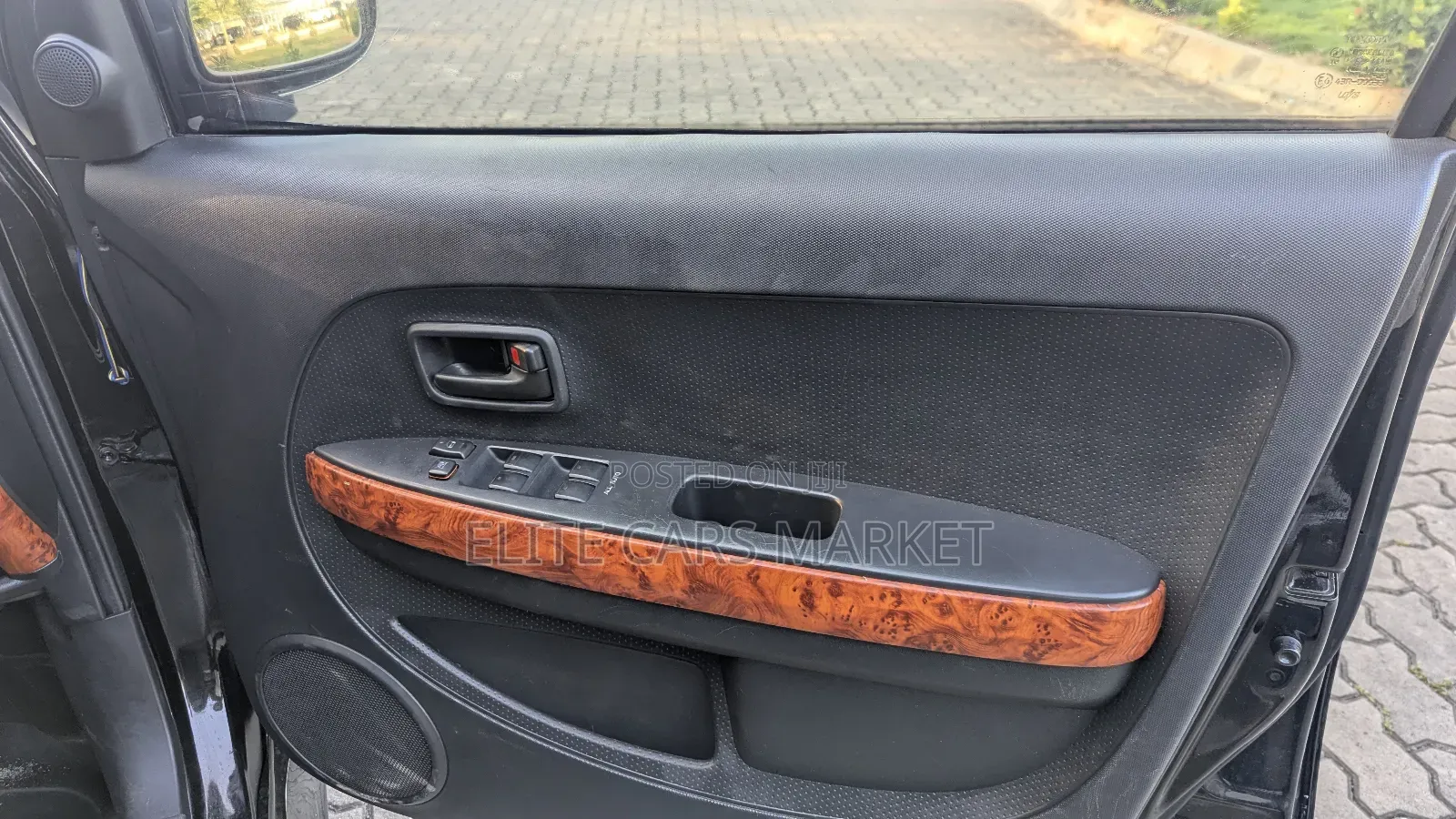 Toyota IST 2004 Black