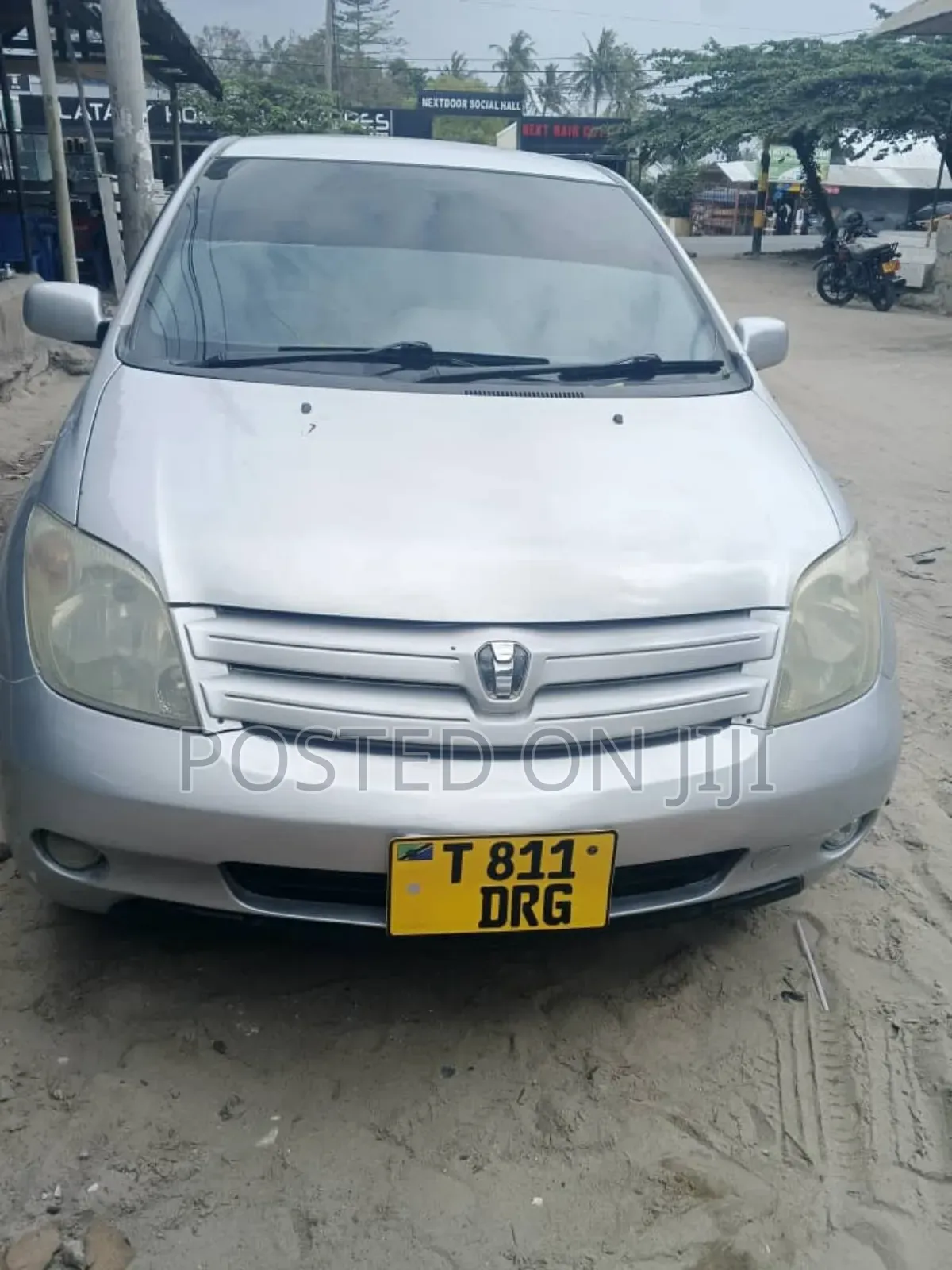 Toyota IST 2004 Silver