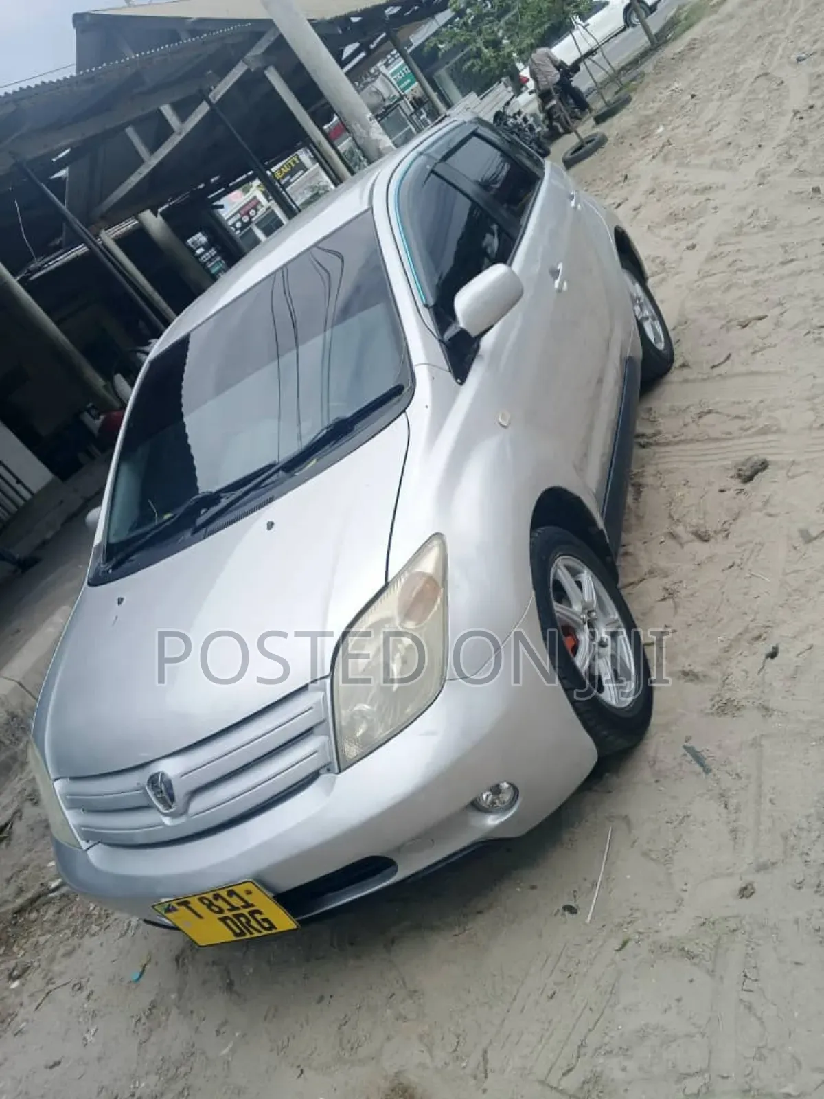 Toyota IST 2004 Silver