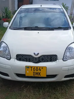 Toyota Vitz 2004 White