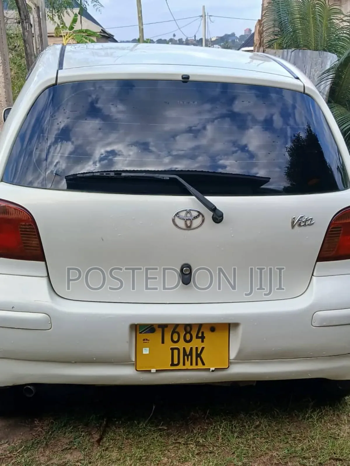 Toyota Vitz 2004 White