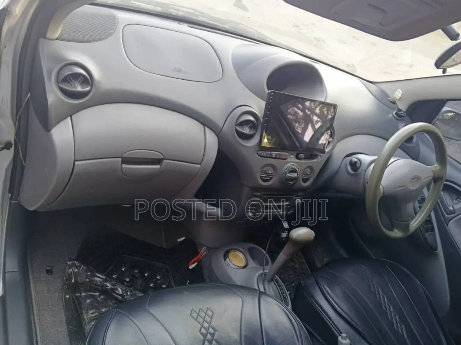 Toyota Vitz 2004 White
