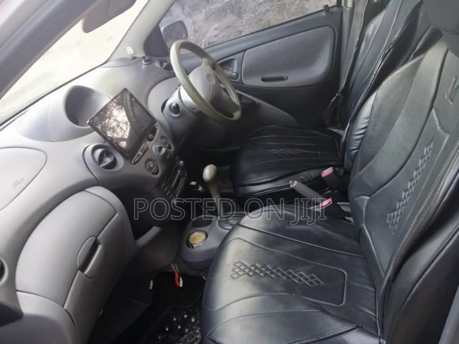 Toyota Vitz 2004 White