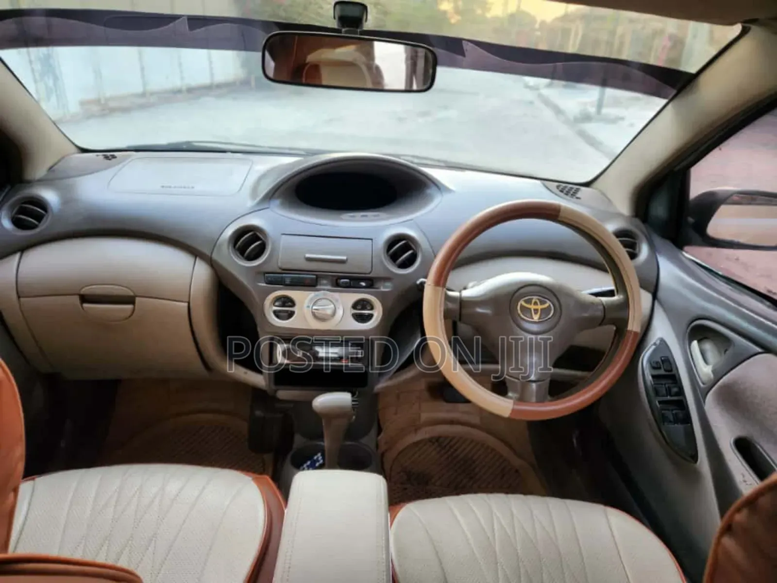 Toyota Platz 2002 Silver