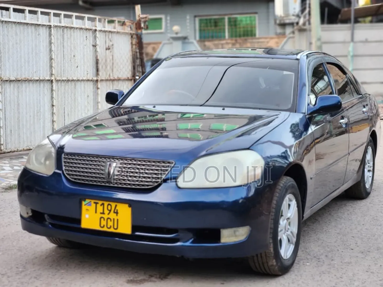 Toyota Mark II 2004 Blue
