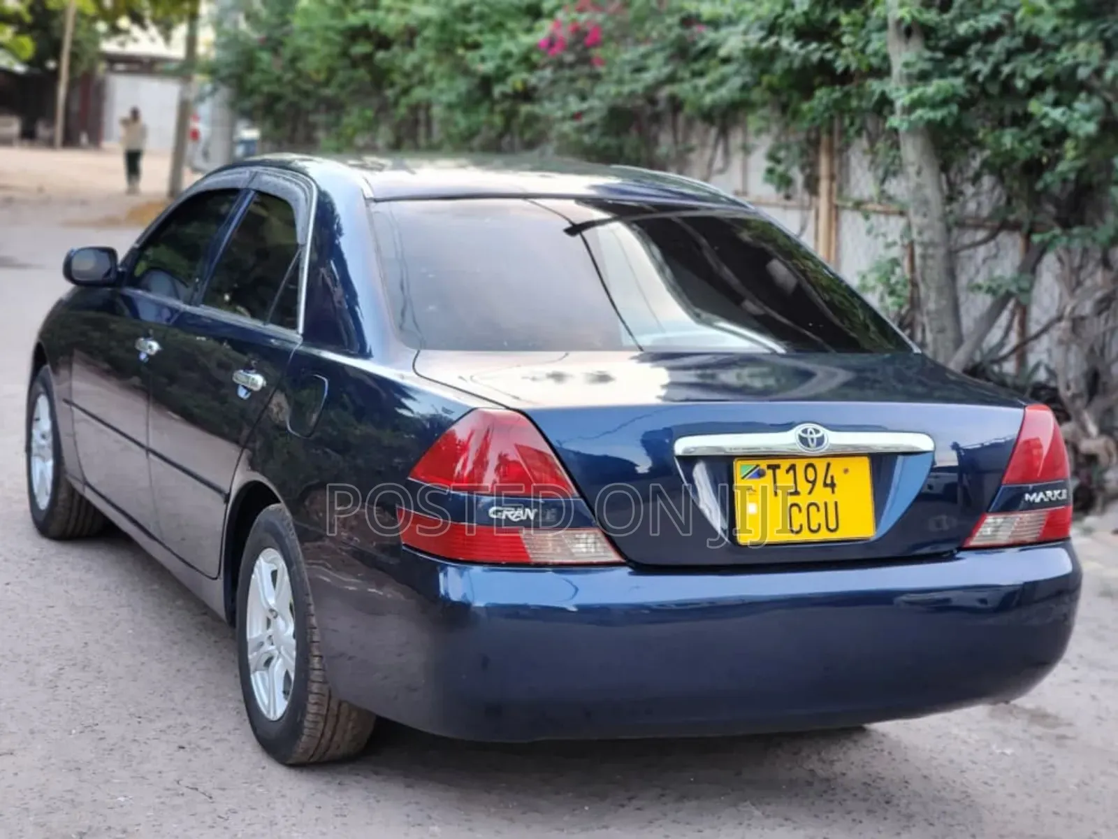 Toyota Mark II 2004 Blue