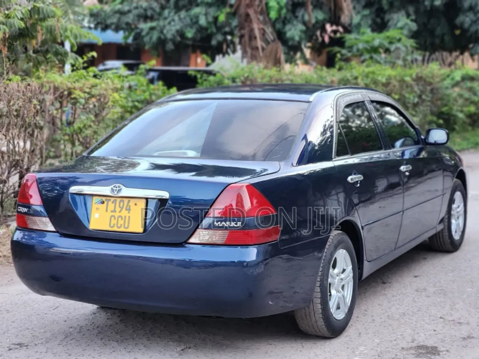 Toyota Mark II 2004 Blue