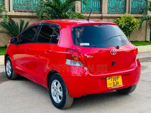 Toyota Vitz 2006 Red