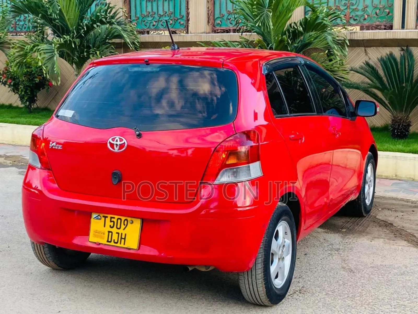 Toyota Vitz 2006 Red