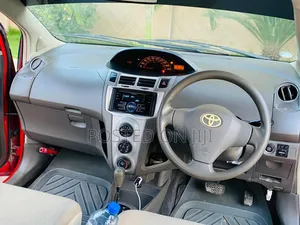 Toyota Vitz 2006 Red