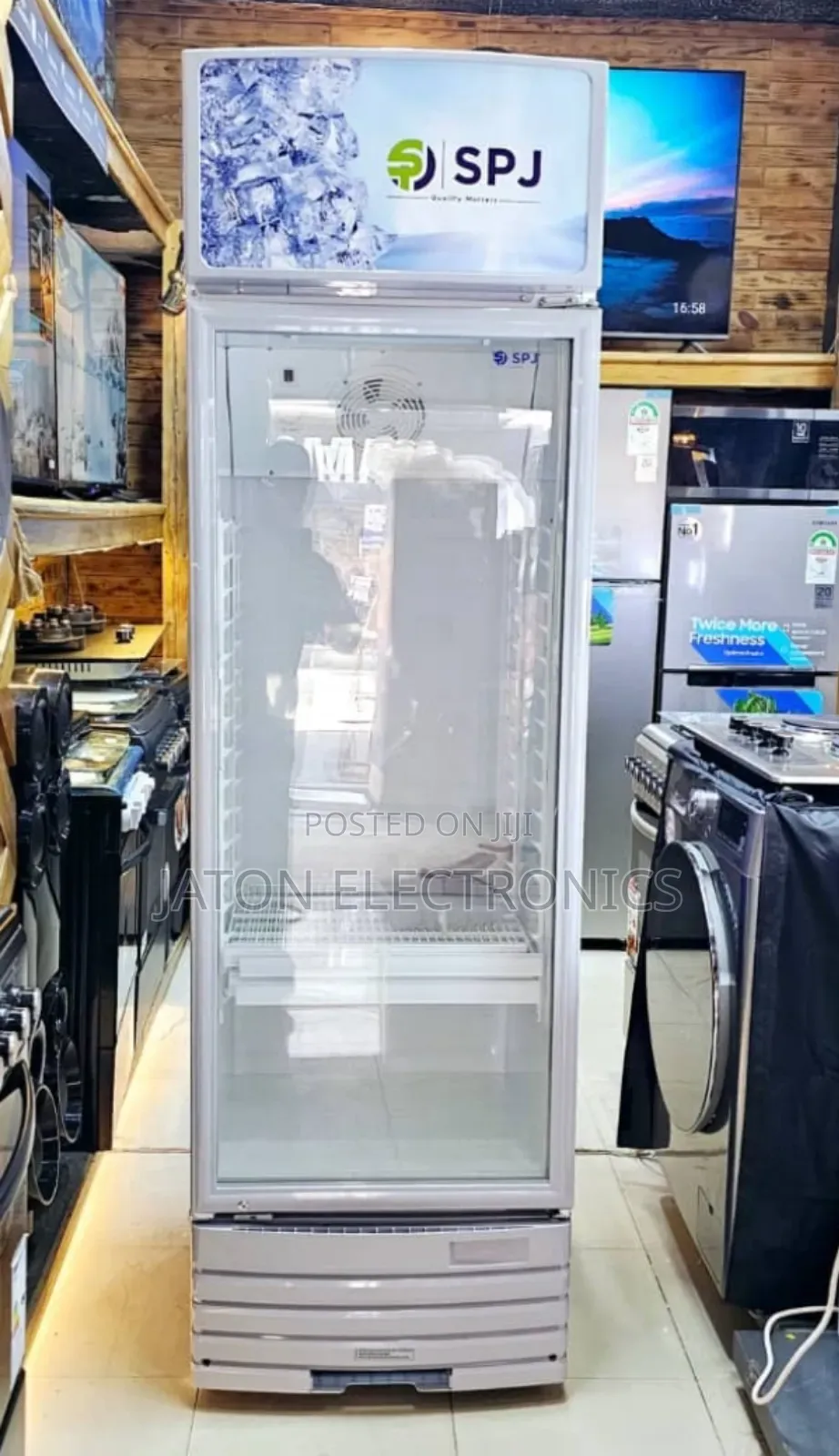 SPJ Showcase Fridge Model: SCCSTW-400c022. 329liter