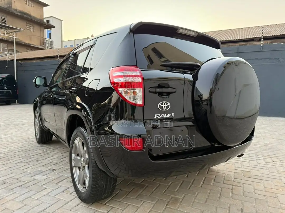 Toyota RAV4 2010 Black