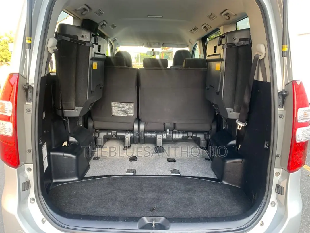 Toyota Noah 2013 Silver