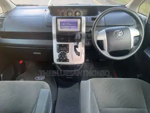 Toyota Noah 2013 Silver
