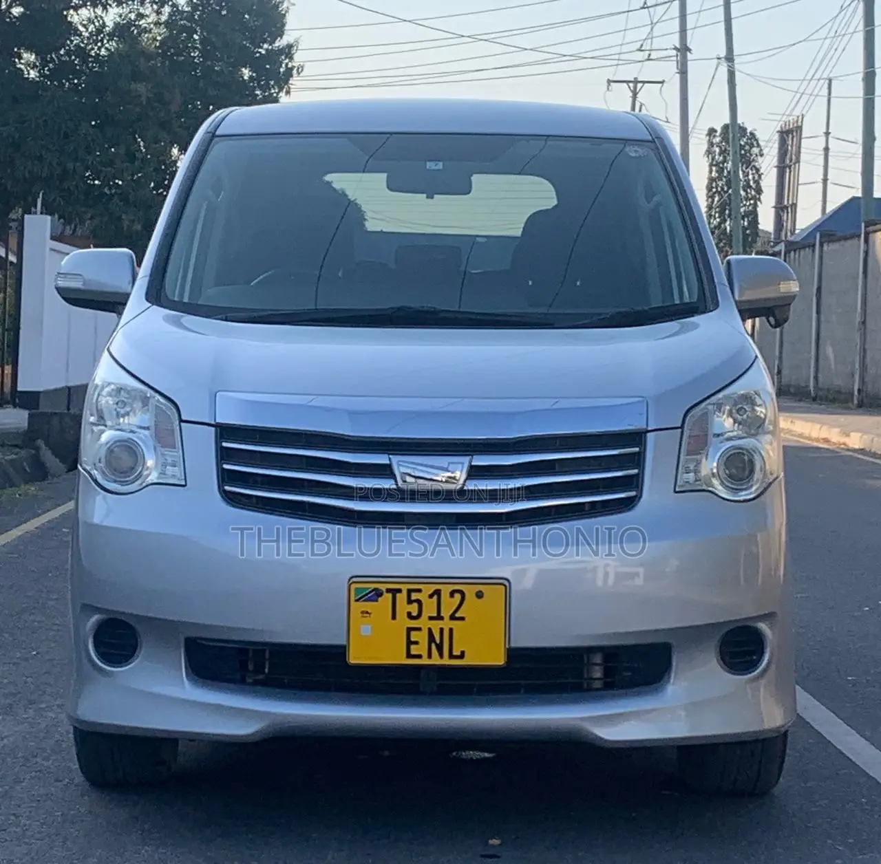 Toyota Noah 2013 Silver