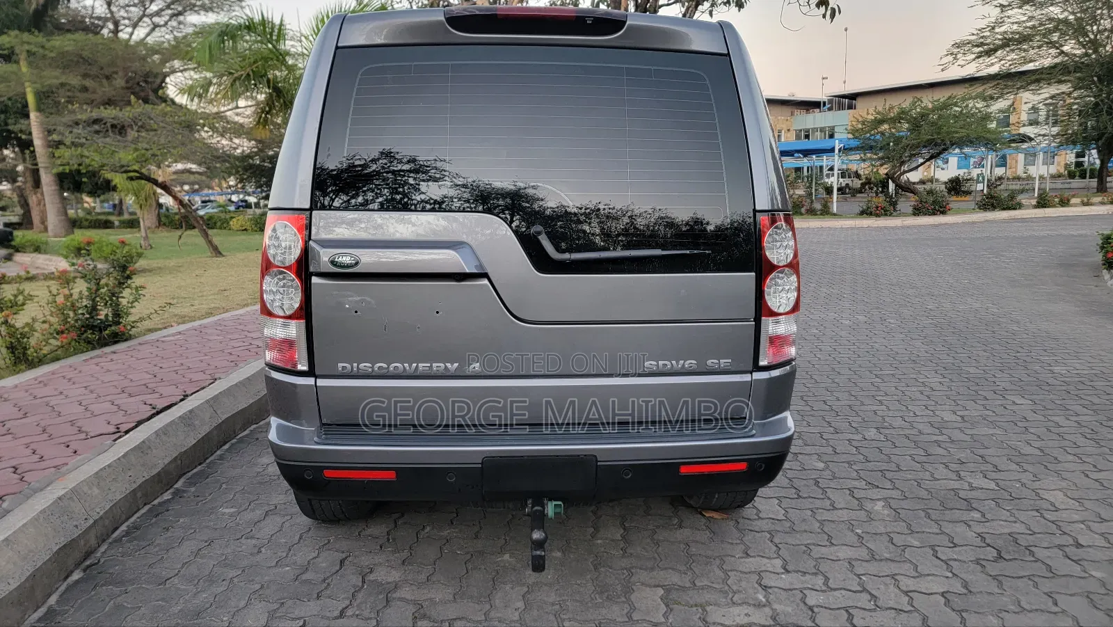 Land Rover Discovery 2011 Gray