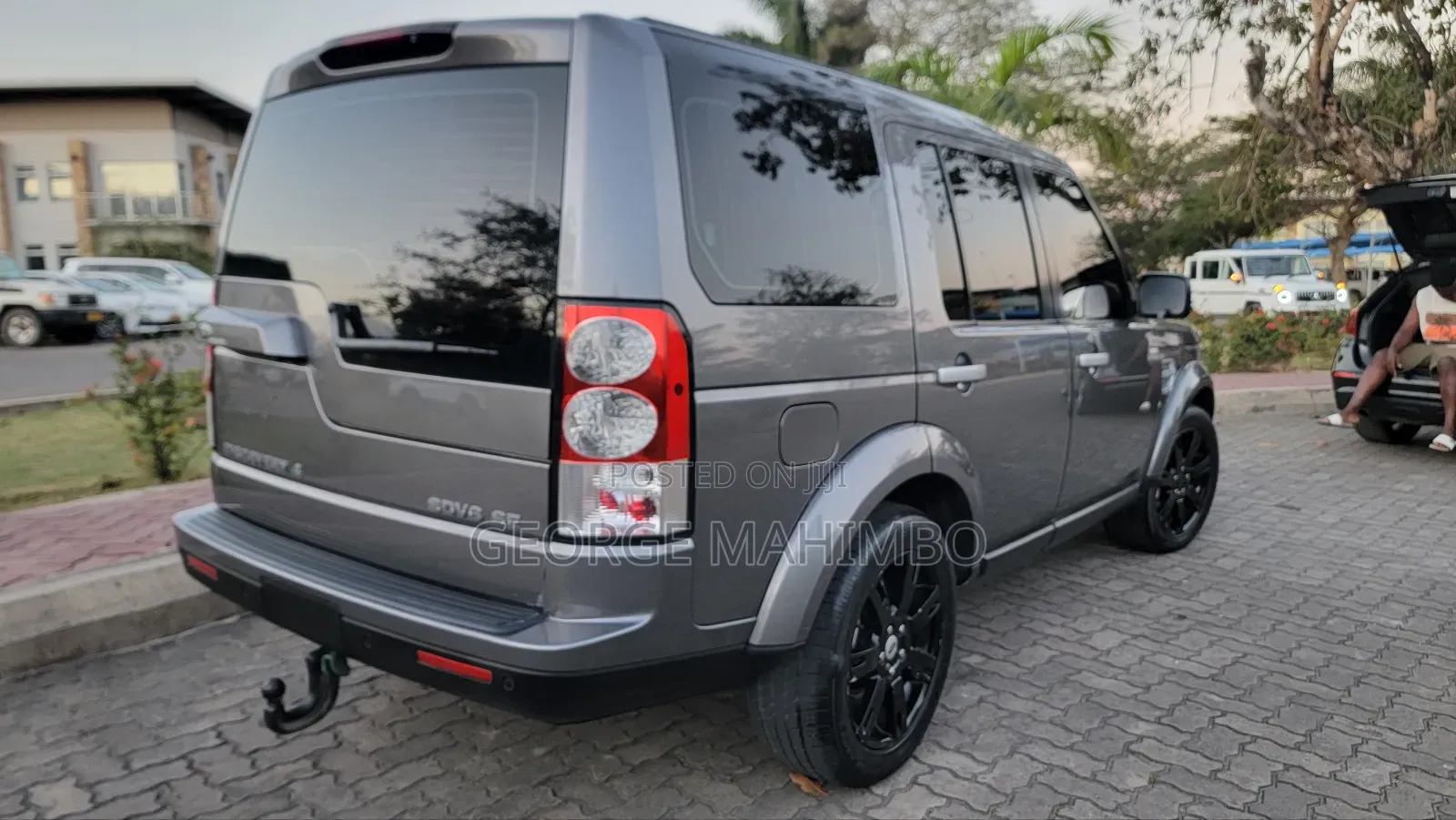 Land Rover Discovery 2011 Gray