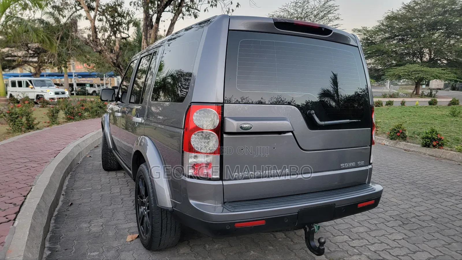 Land Rover Discovery 2011 Gray