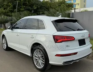 Audi Q5 2018 Off white