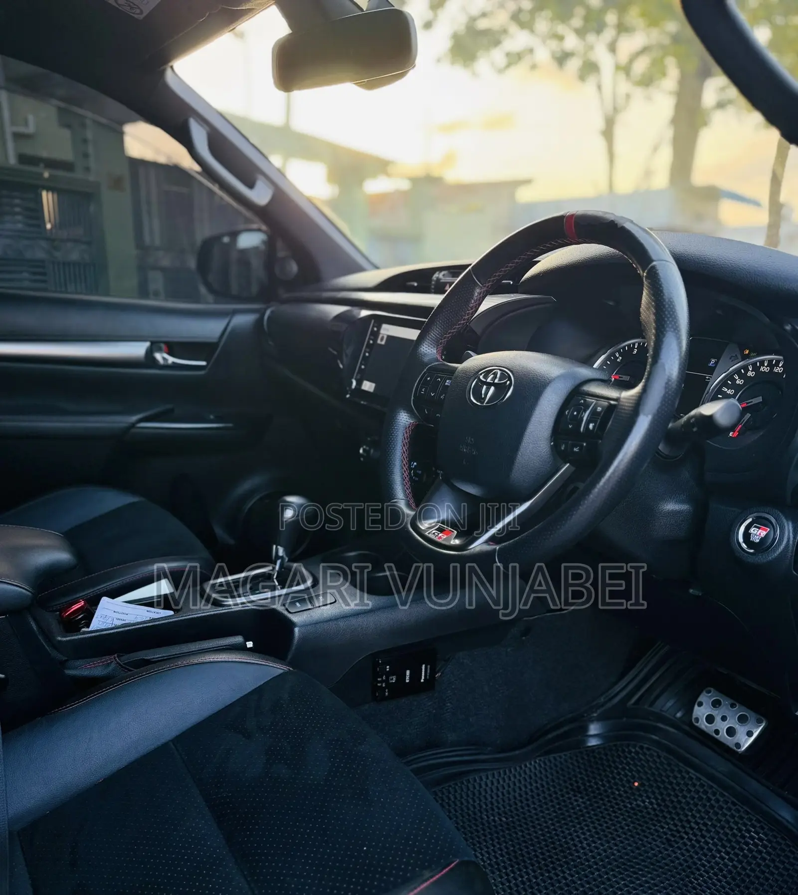 Toyota Hilux 2022 Black