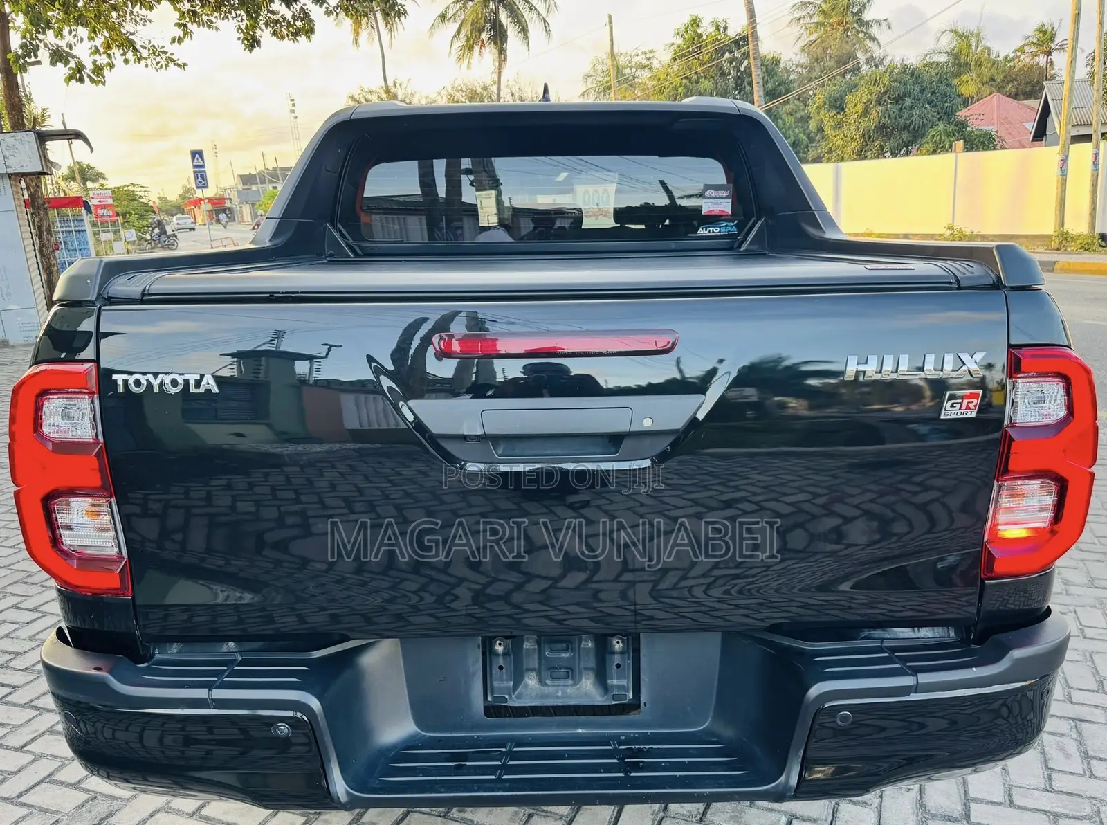 Toyota Hilux 2022 Black
