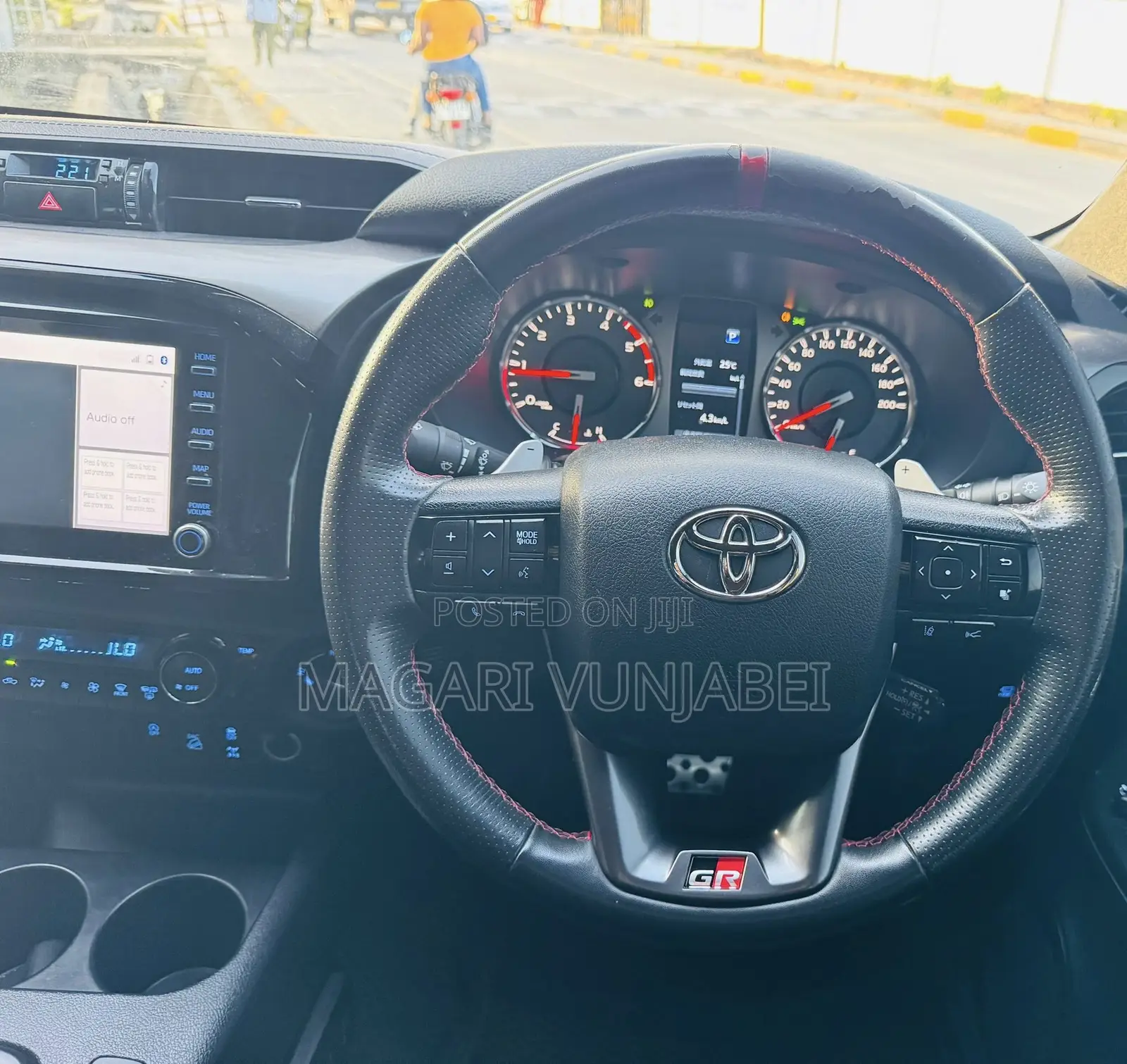 Toyota Hilux 2022 Black