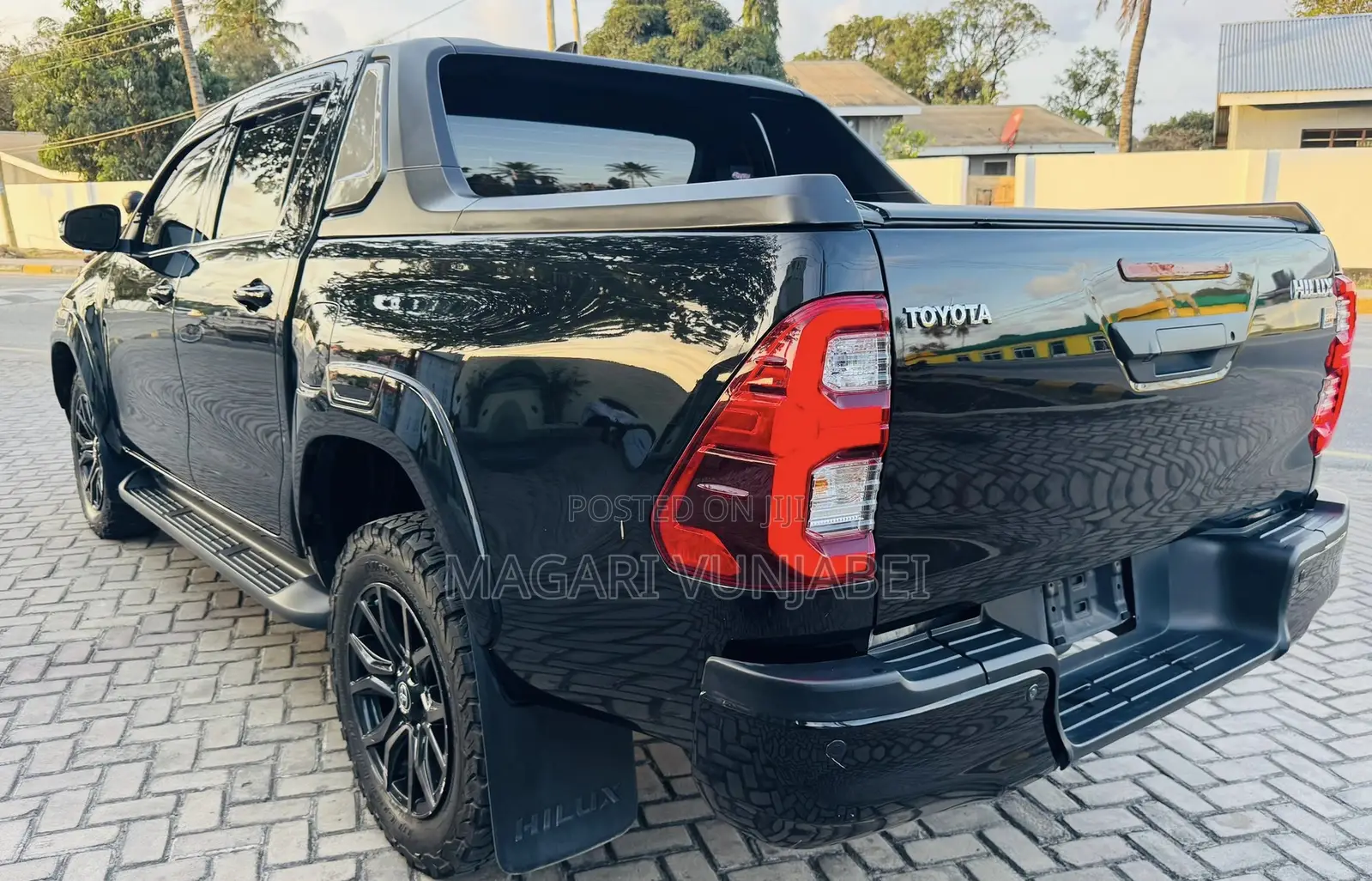 Toyota Hilux 2022 Black