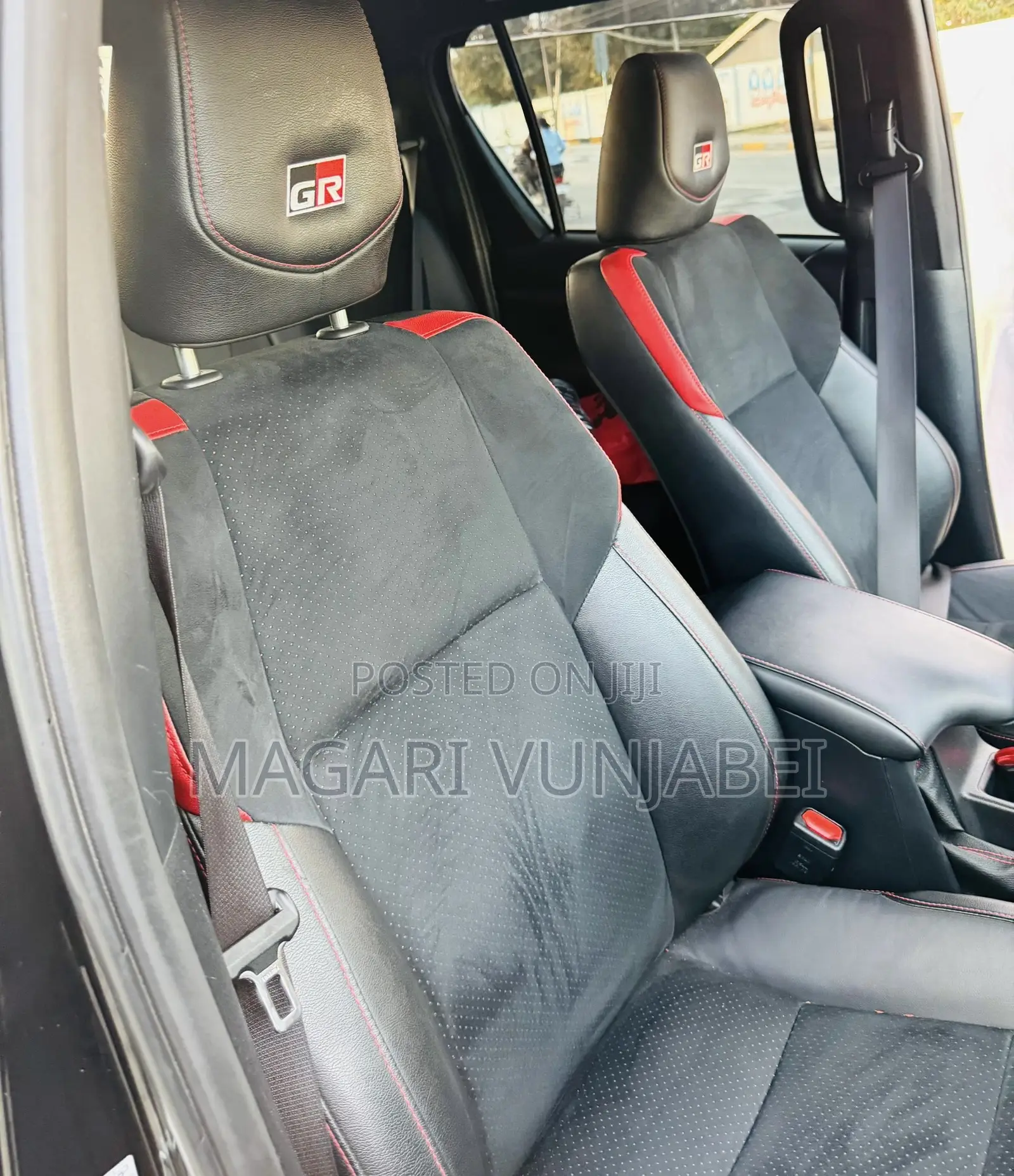 Toyota Hilux 2022 Black
