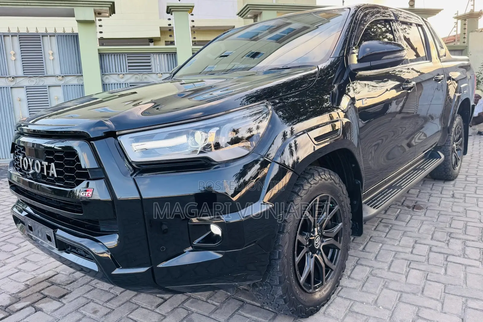 Toyota Hilux 2022 Black