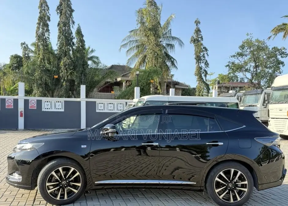 Toyota Harrier 2016 Black