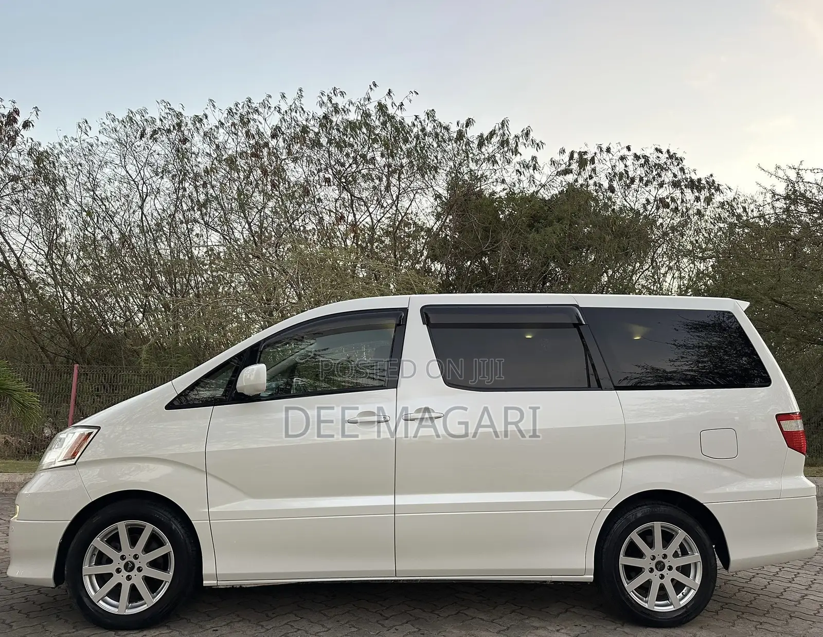 Toyota Alphard 2004 White