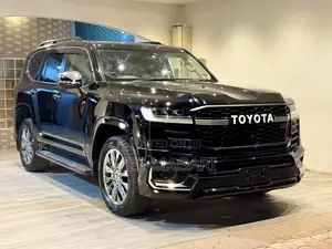 Toyota Land Cruiser LC300 2023 Black