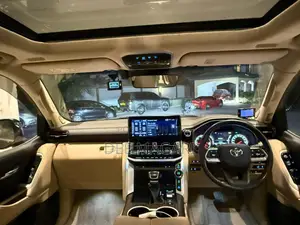 Toyota Land Cruiser LC300 2023 Black