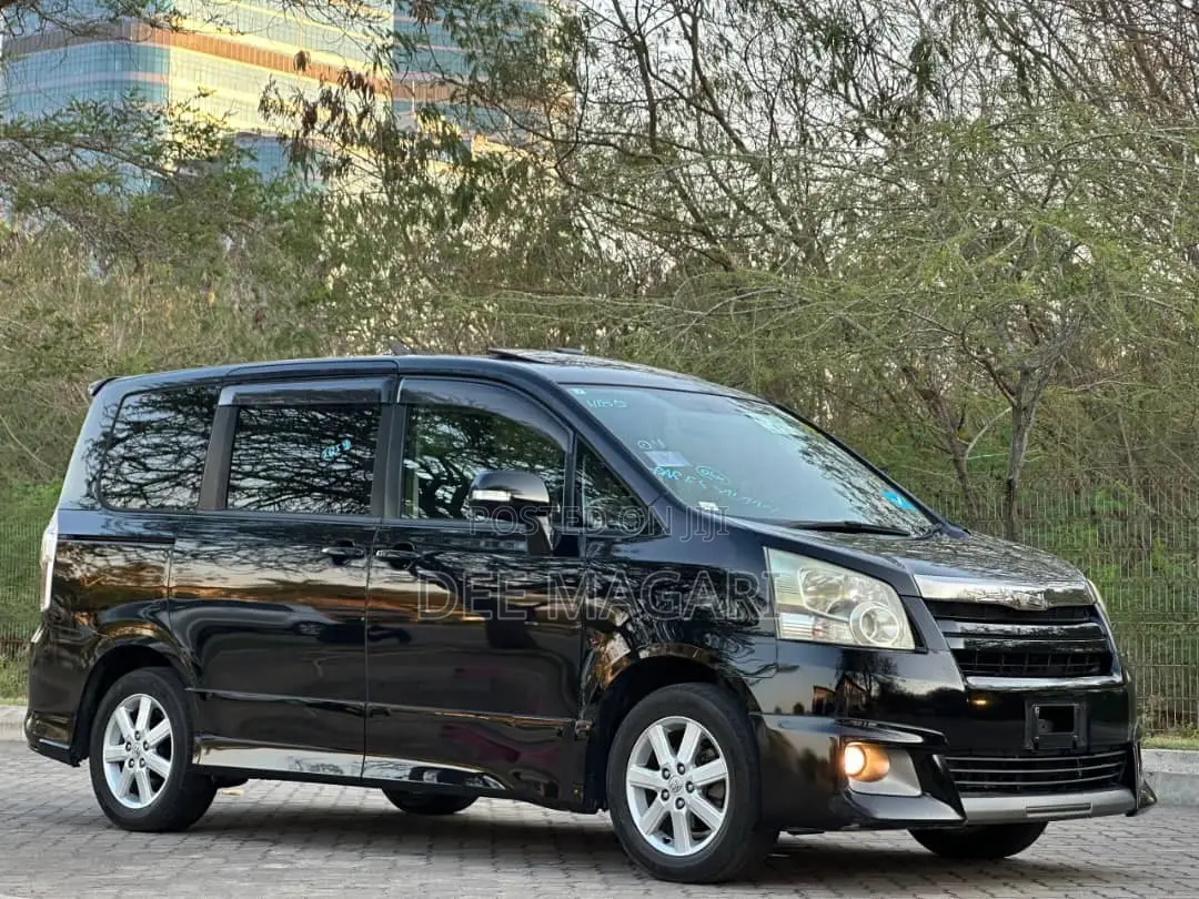 Toyota Noah 2008 Black