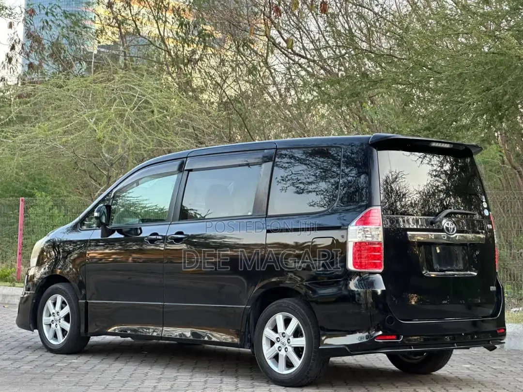 Toyota Noah 2008 Black