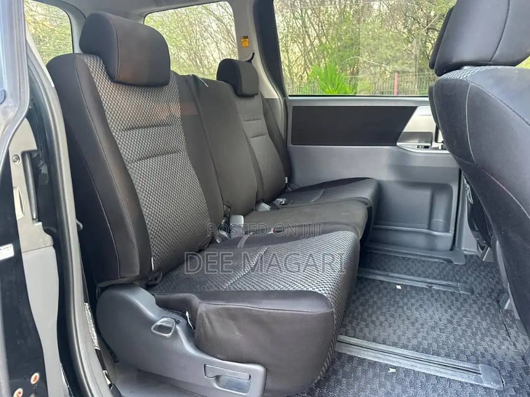 Toyota Noah 2008 Black