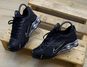 Nike SHD Sneakers