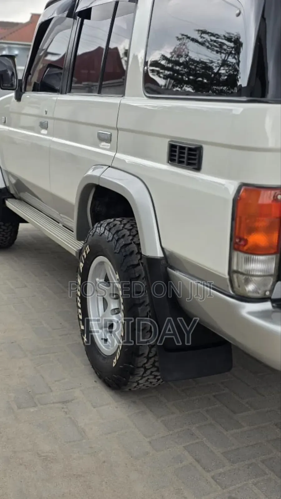Toyota Land Cruiser 2010 White