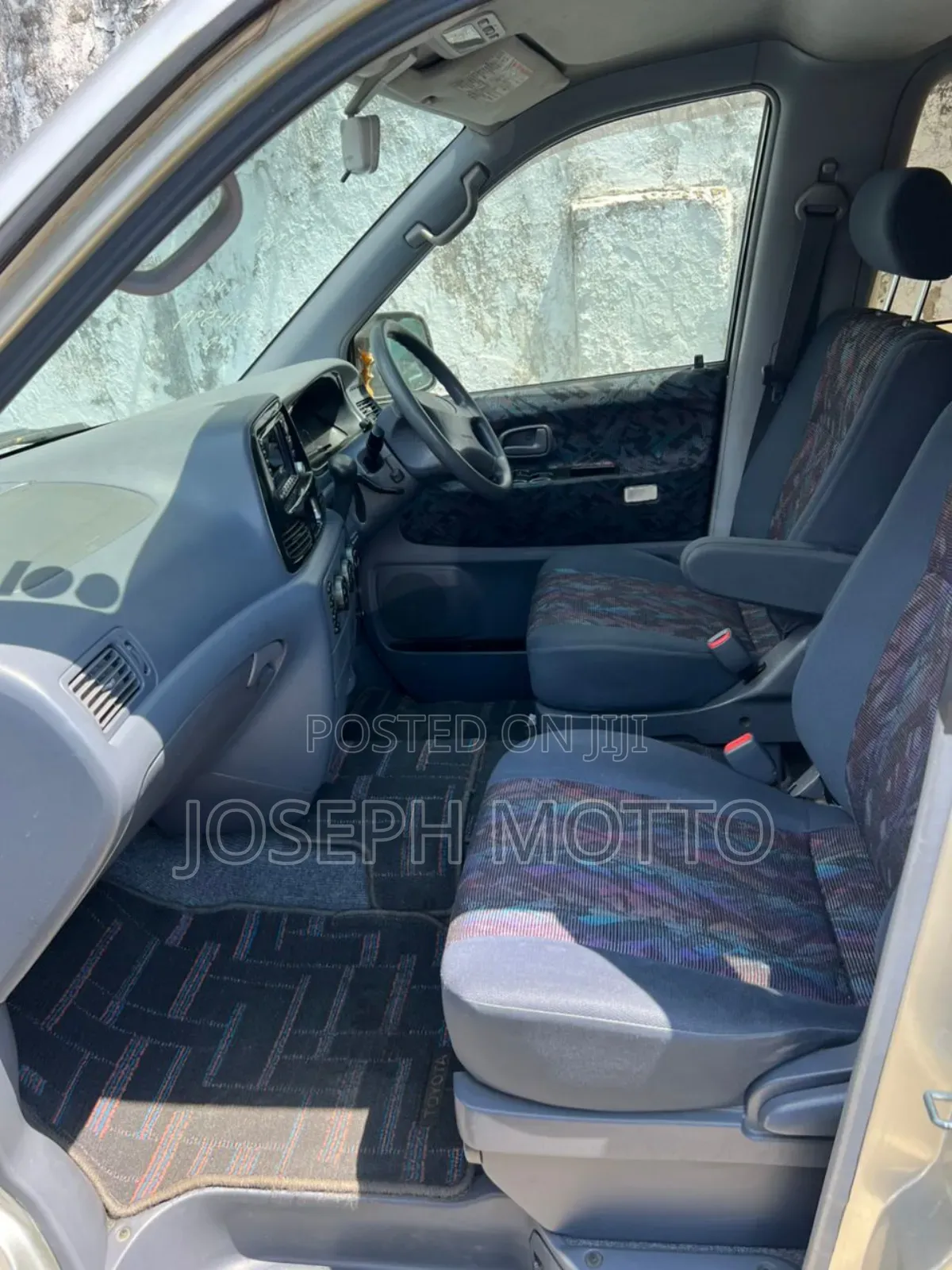 Toyota Noah 2.0 FWD (8 Seater) 2001 Silver