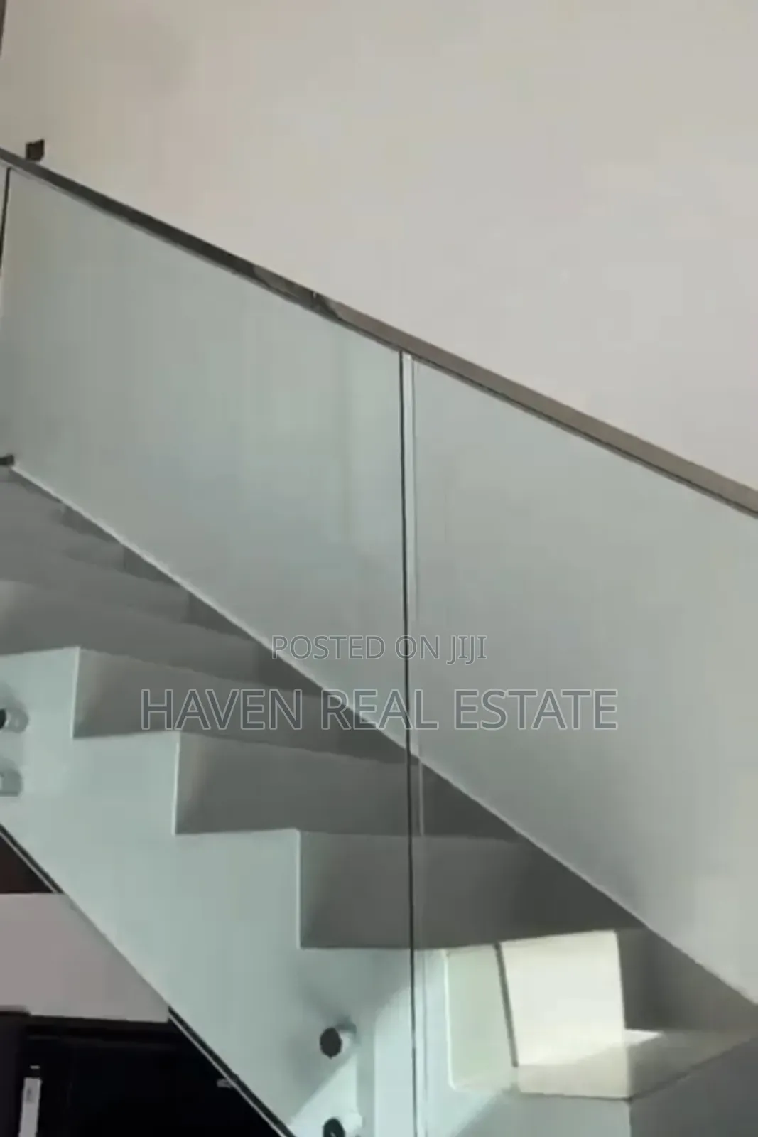 Furnished 3bdrm Duplex in Oyster Bay for sale