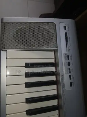Electric Keyboard Portable Grand Np30