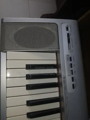 Electric Keyboard Portable Grand Np30