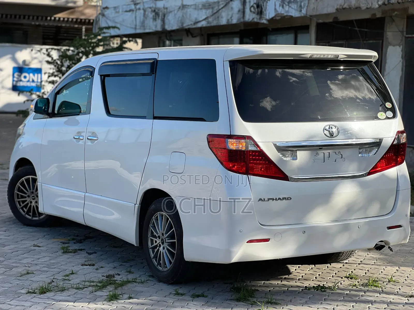 Toyota Alphard 2009 White