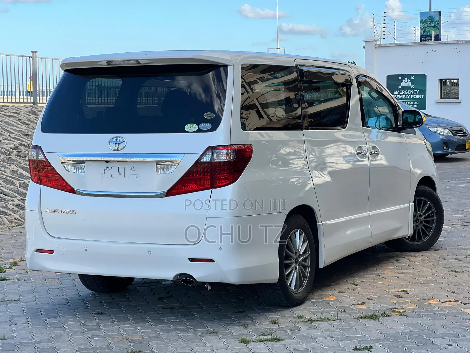 Toyota Alphard 2009 White