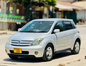 Toyota IST 2003 Silver