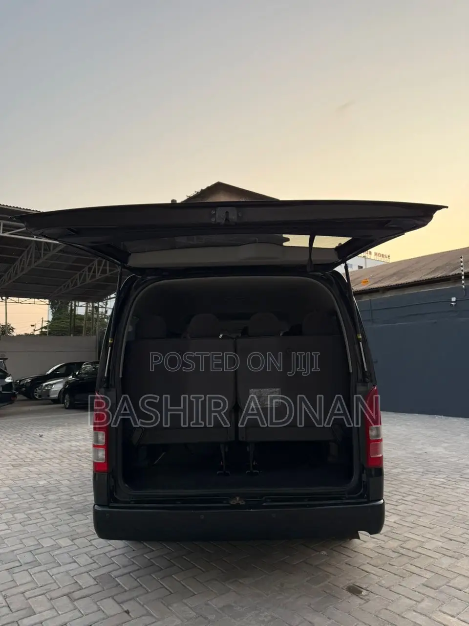 Toyota HiAce 2013 Black