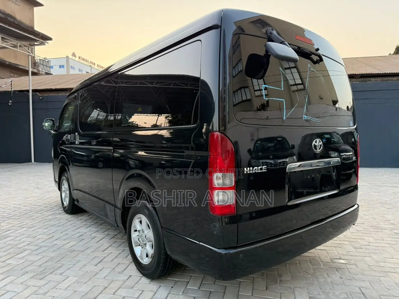 Toyota HiAce 2013 Black