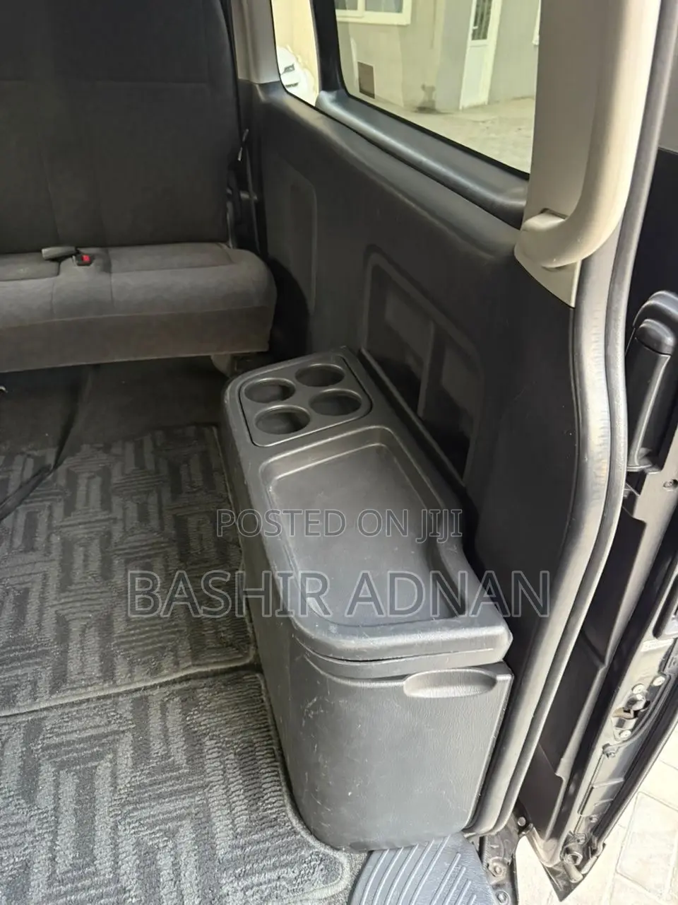 Toyota HiAce 2013 Black
