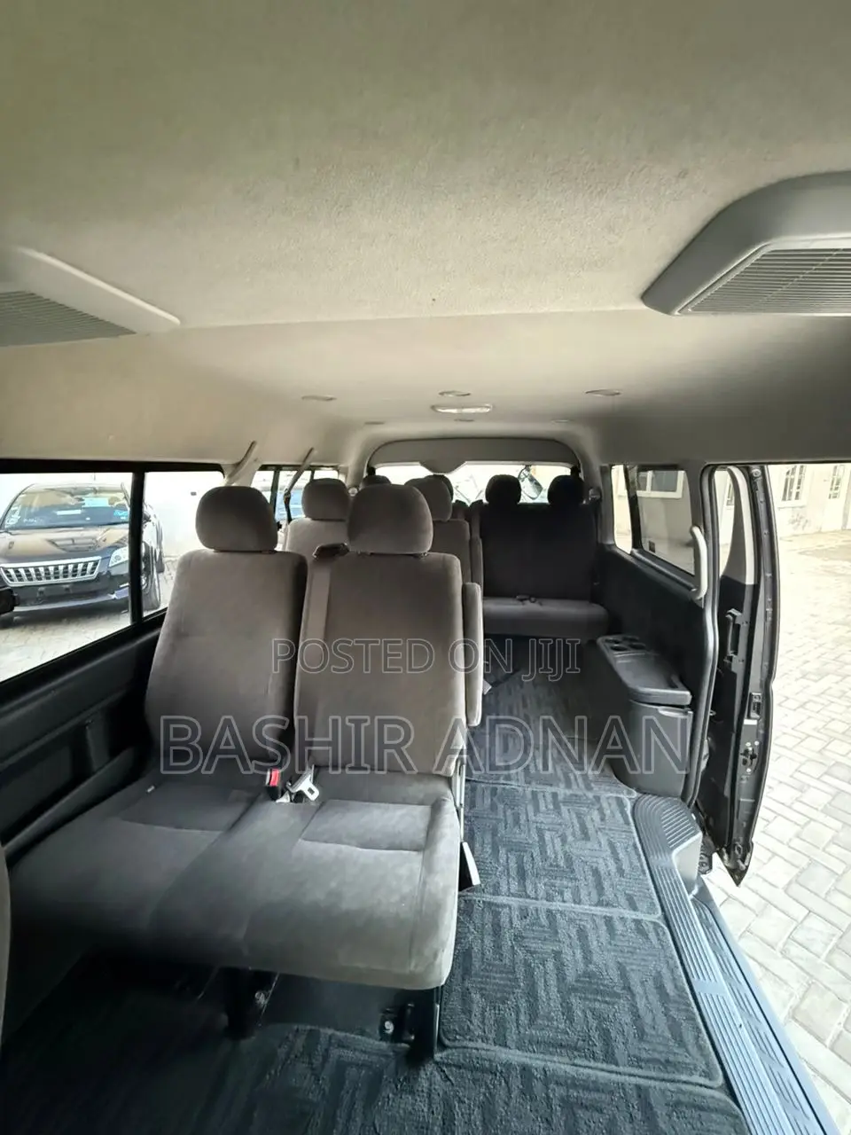 Toyota HiAce 2013 Black